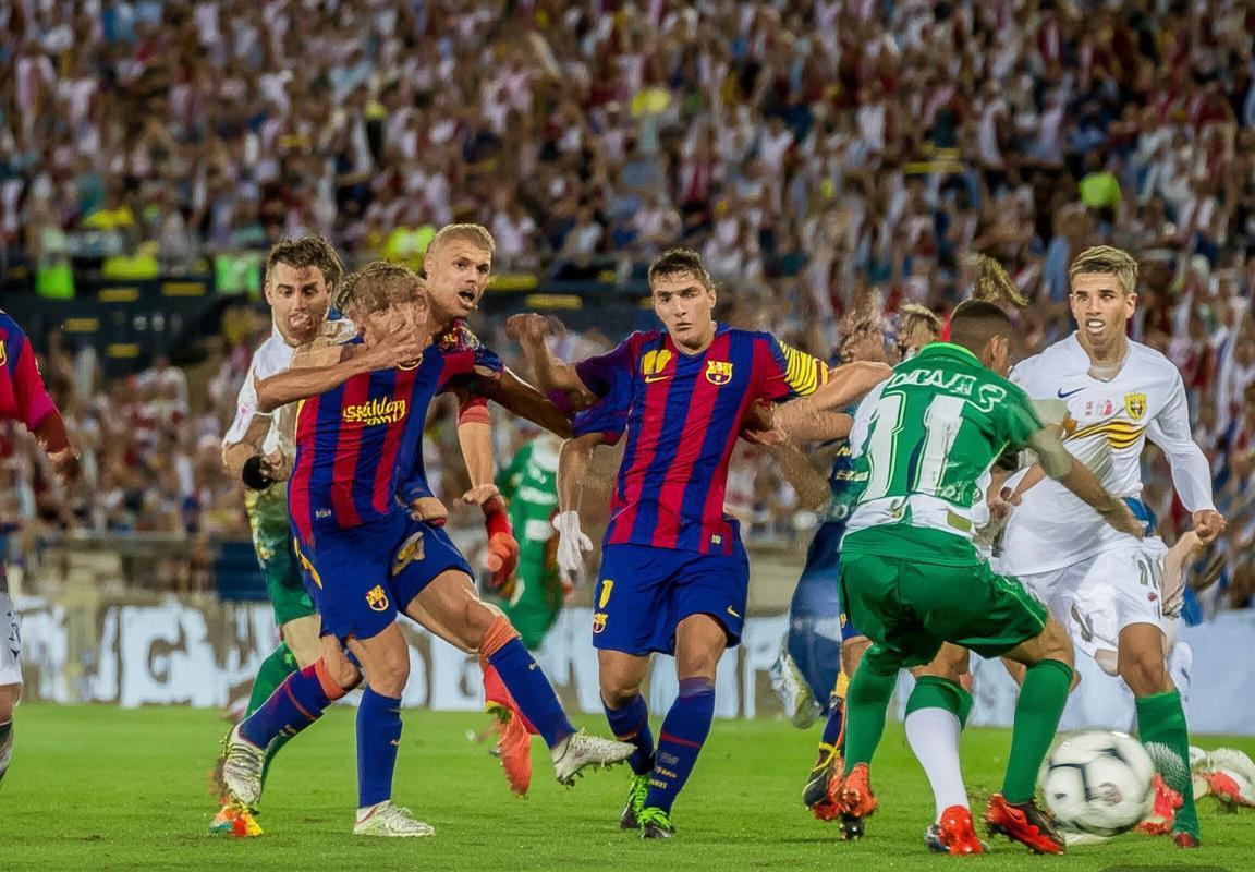 巴塞罗那VS格林纳达：西甲焦点战前瞻与战术对决(图2)